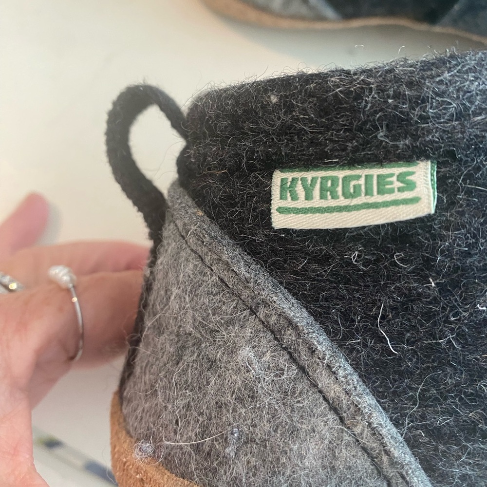 Kyrgies  Tengries Slippers , Wool Felt House Shoe,
Handmade, size EU 37 - Picture 4 of 14